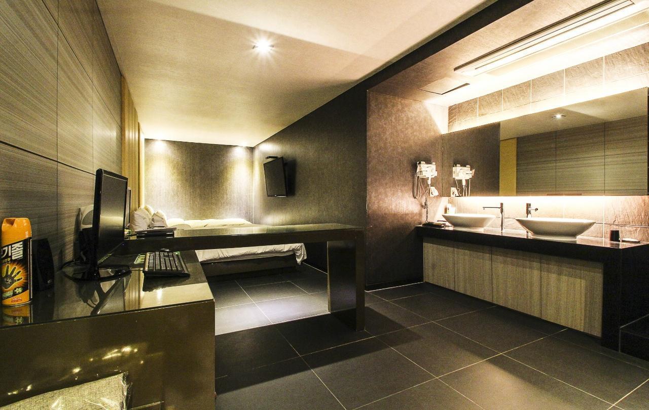 Haeundae Yeoubi Hotel Busan Bagian luar foto